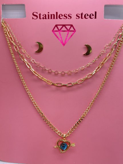 collar de tres caidas con dije de corazón flechado